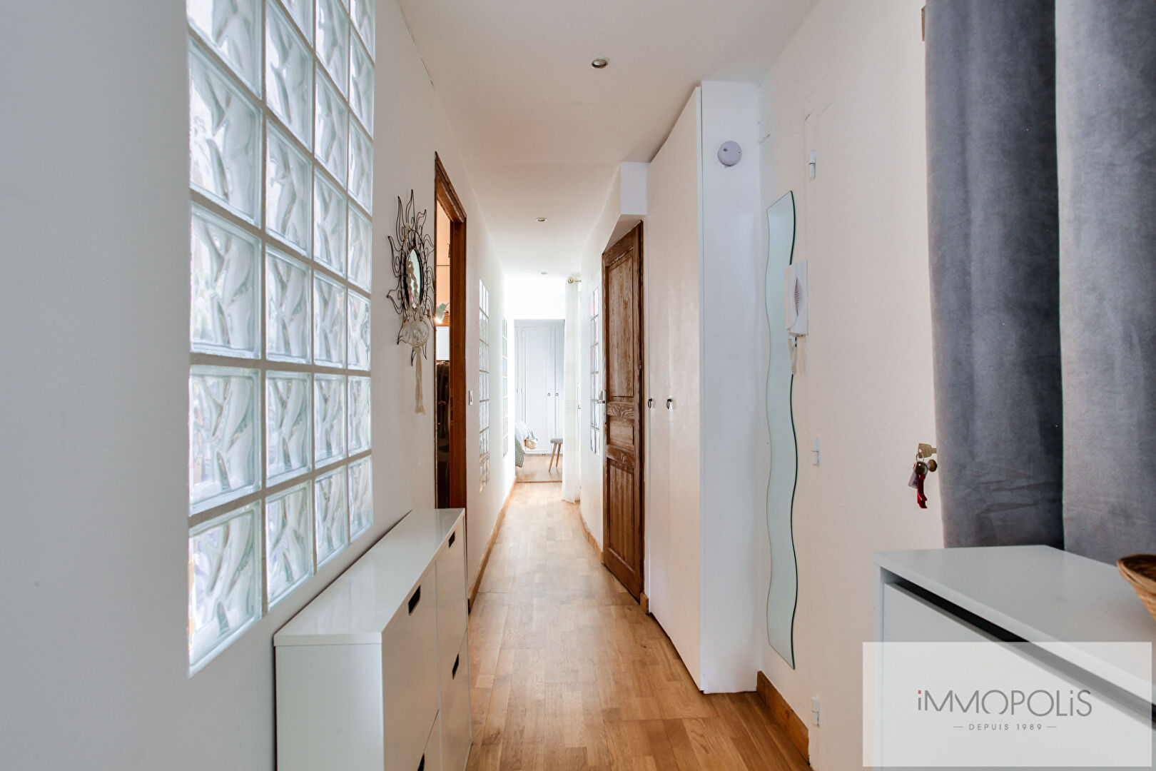 Three -room apartment in the heart of the abbesses 5