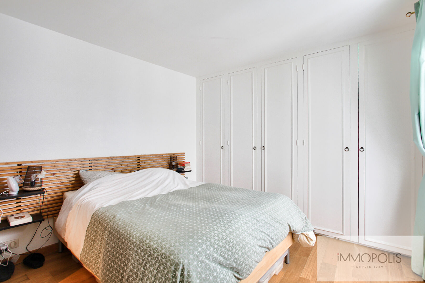 Three -room apartment in the heart of the abbesses 7