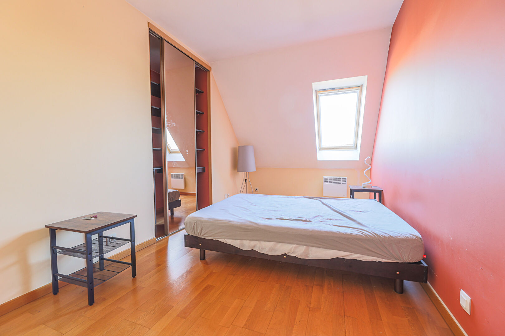 Appartement familial de 74 m² environs en dernier étage avec terrasse! 9