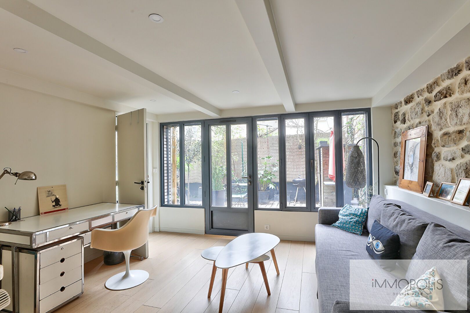 Off-Market: House with exceptional services in Saint Ouen sur Seine, 6 rooms, large reception, 1 interior courtyard and 1 terrace 11