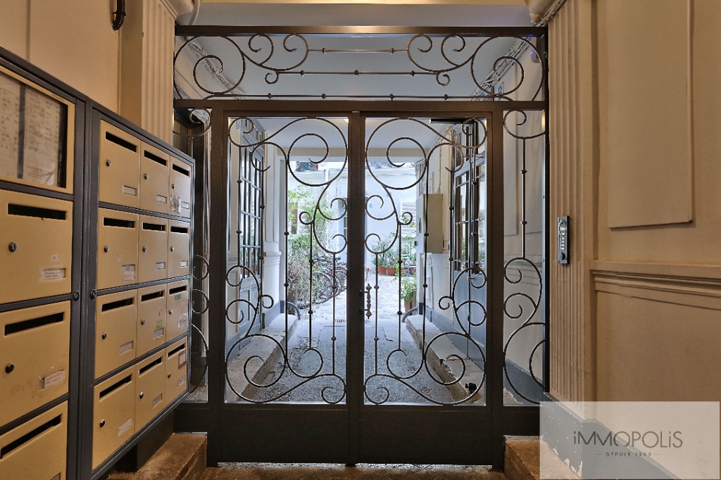 Town Hall XVIII, rue Ramey 2 rooms of 31m² of charm !!!! 6