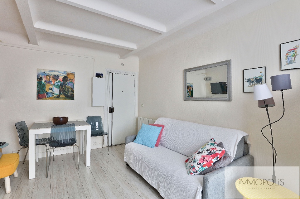 Town Hall XVIII, rue Ramey 2 rooms of 31m² of charm !!!! 1