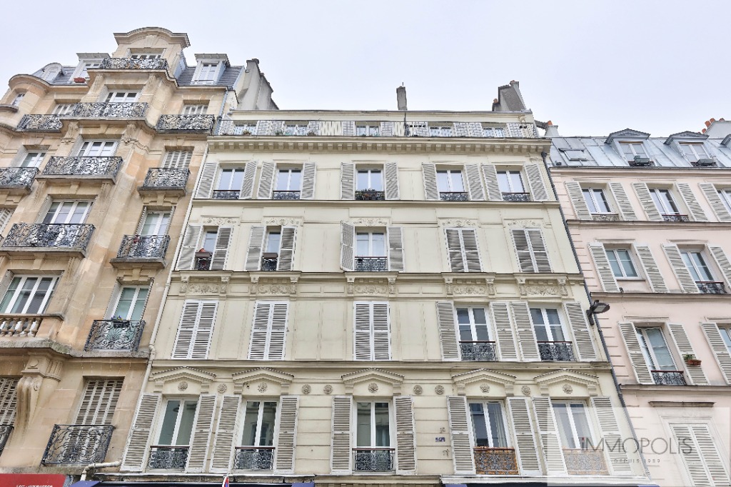Town Hall XVIII, rue Ramey 2 rooms of 31m² of charm !!!! 5