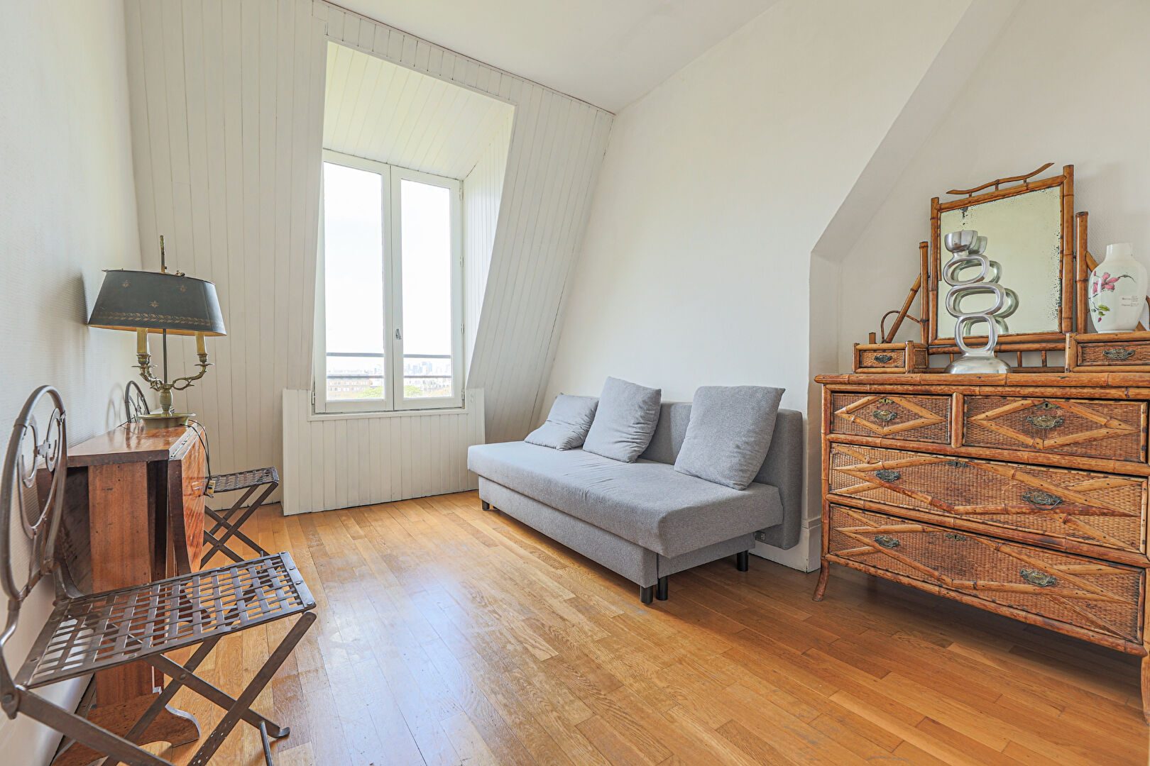 Studio with breathtaking view of Montmartre! 1