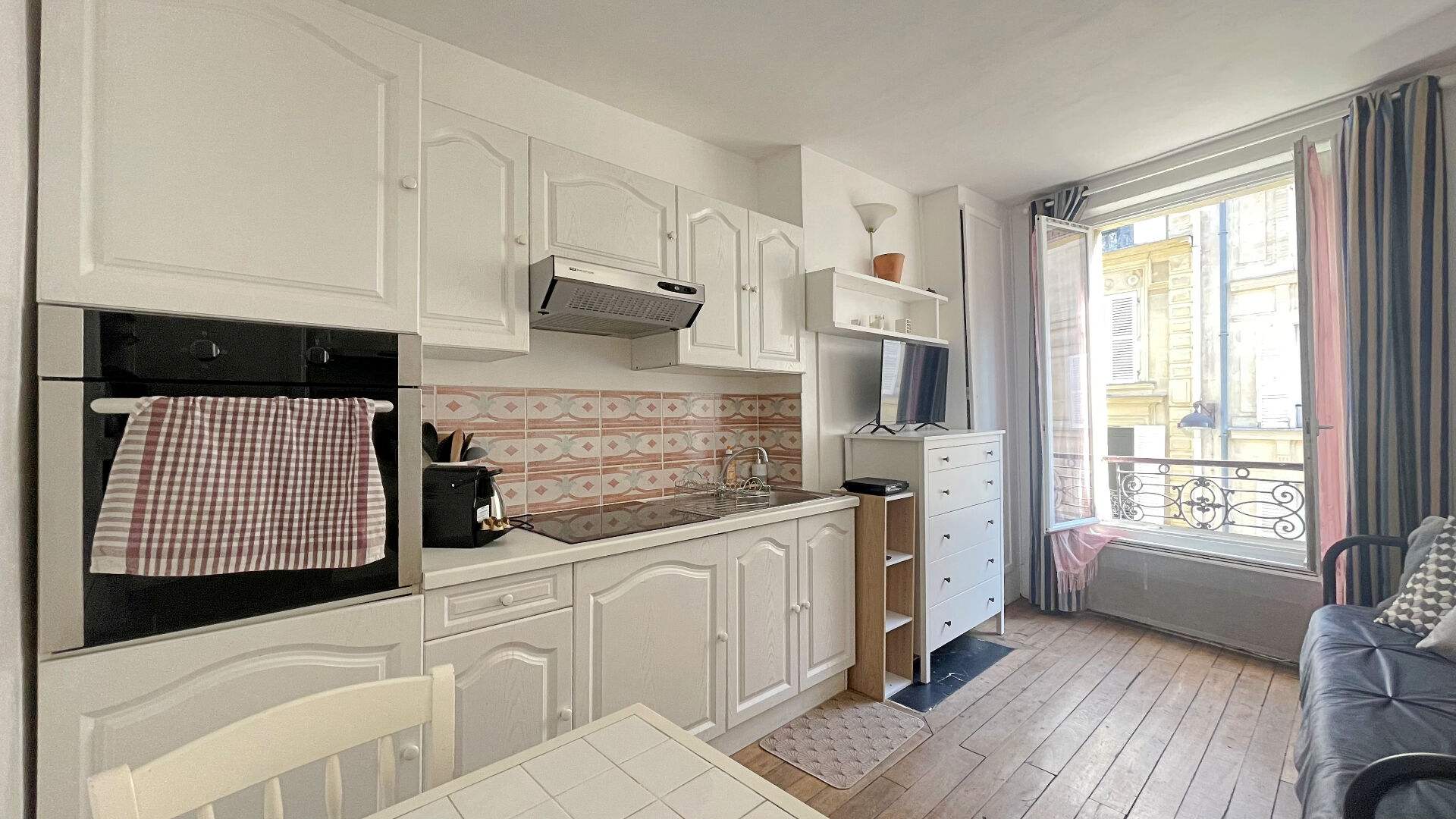 Charming studio, rue Durantin, in the heart of the Abbesses 1