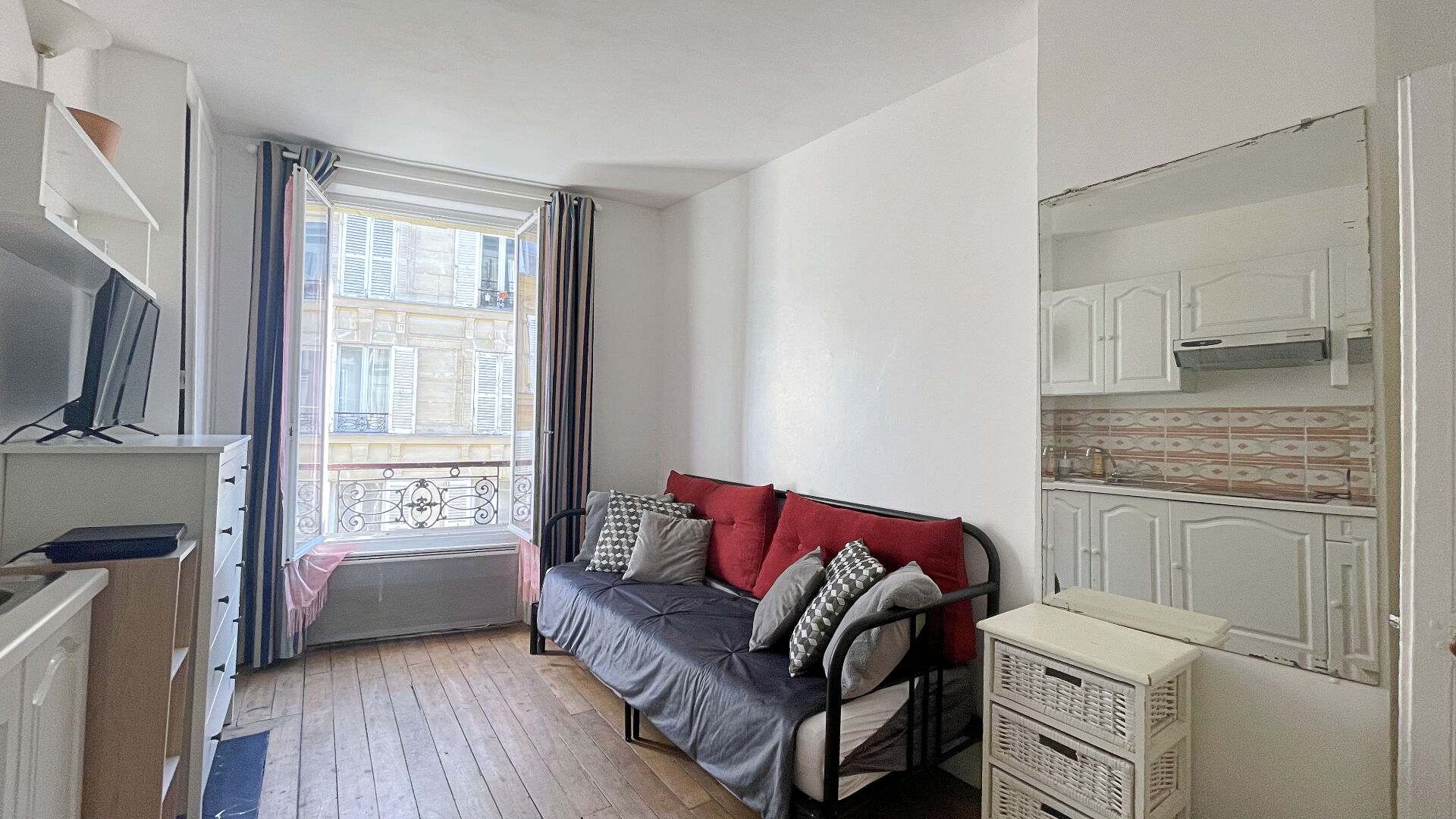 Charming studio, rue Durantin, in the heart of the Abbesses 1