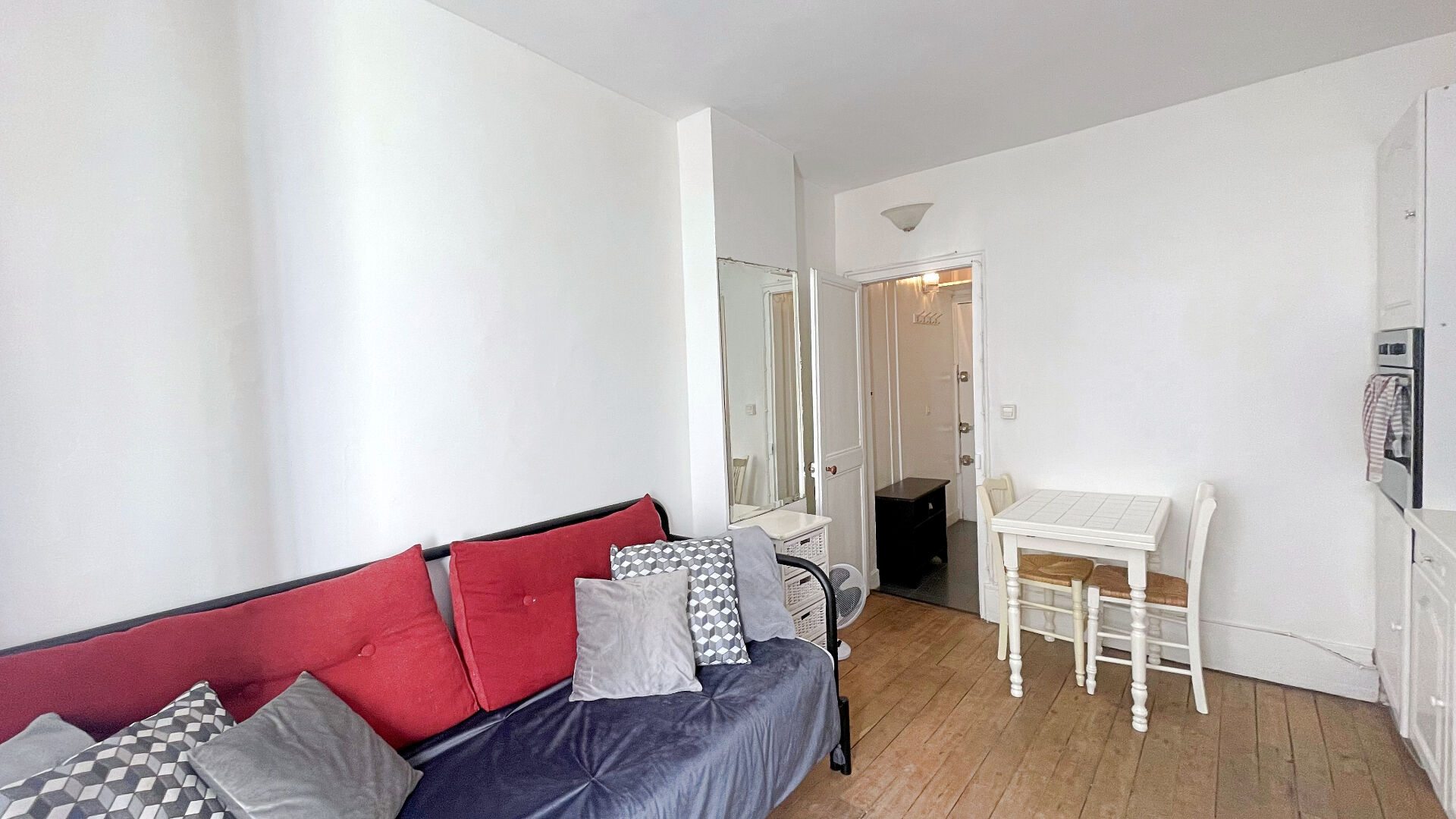 Charming studio, rue Durantin, in the heart of the Abbesses 3