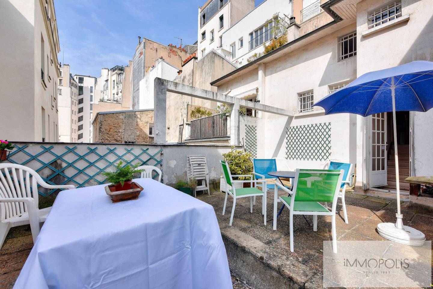 Atelier d’artiste avec terrasse à Montmartre. 15