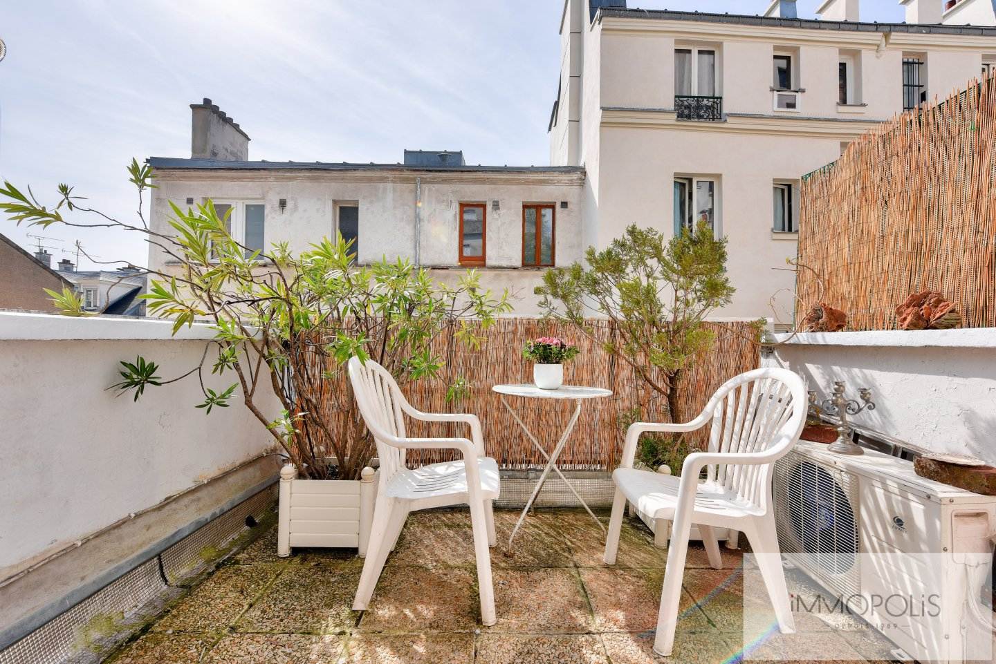 Atelier d’artiste avec terrasse à Montmartre. 2