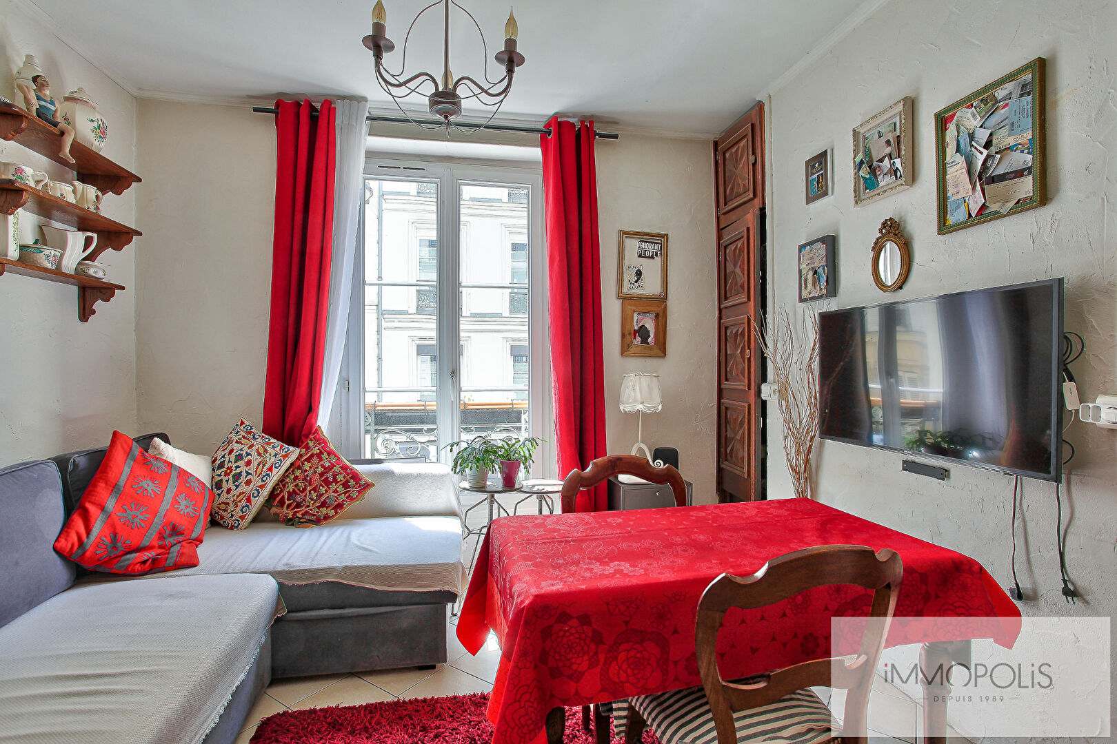 In the heart of the Abbesses, charming 2 rooms of 22.97 m² with optimized arrangement! 1