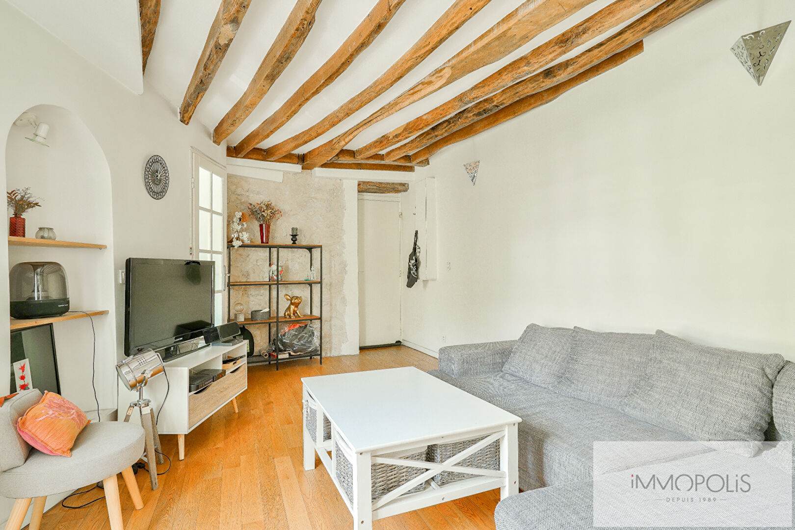 Apartment two rooms of 35m² full of charm 2