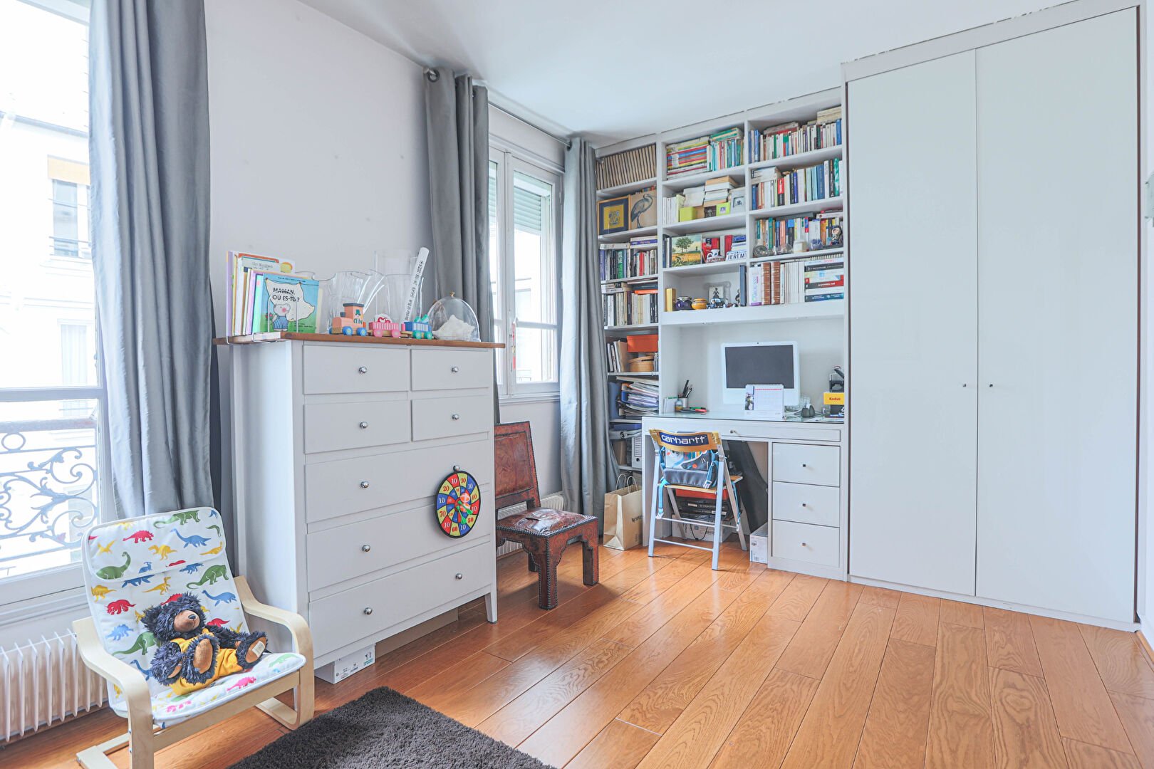 Family apartment in the Abbesses – Paris 18th. 10