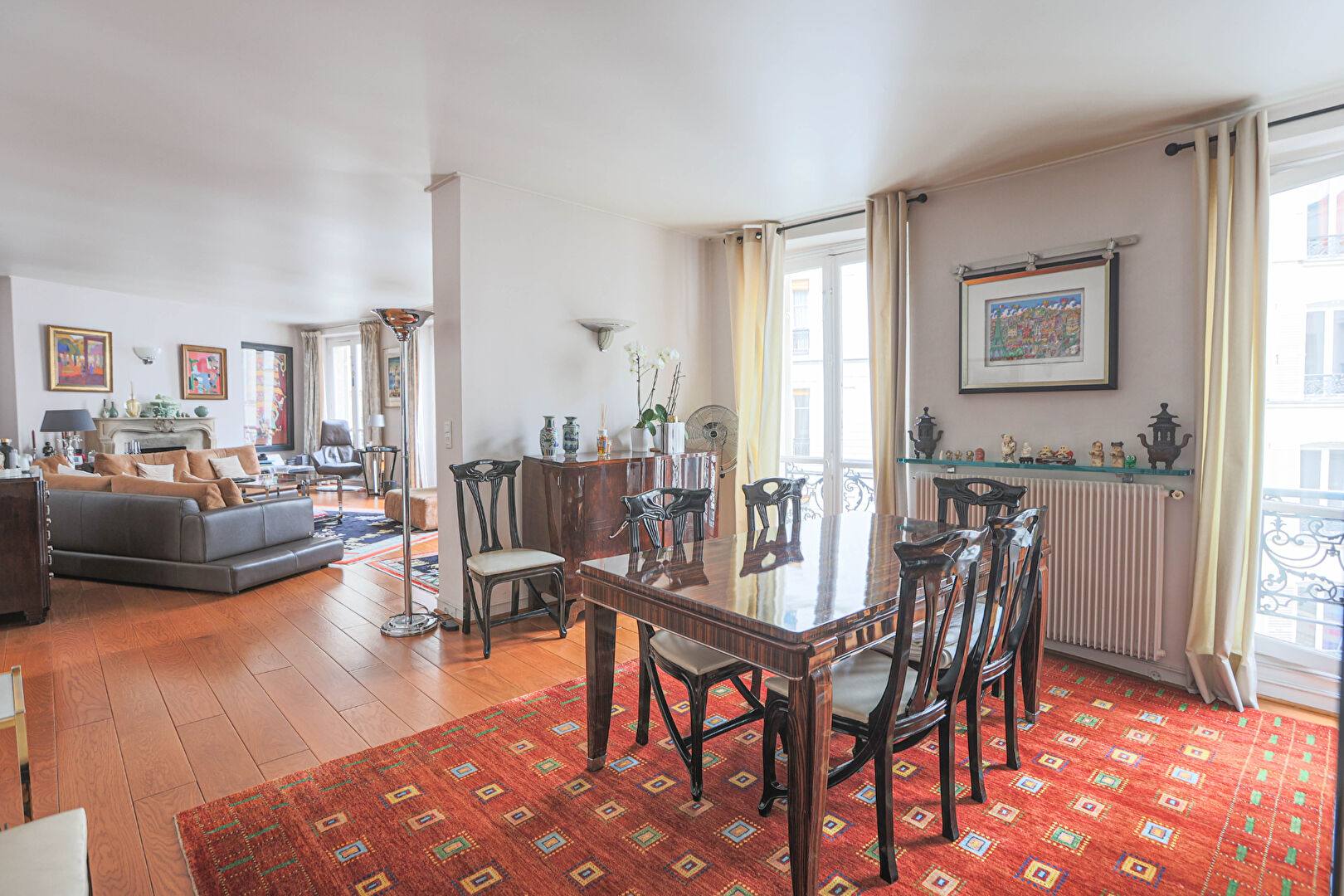 Family apartment in the Abbesses – Paris 18th. 5