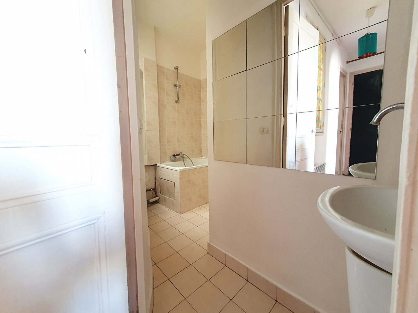 DEUX PIECES DE 31M² A RÉNOVER 9