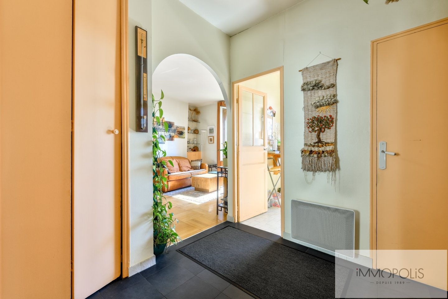 Duplex avec vue dégagée en plein coeur des Abbesses. 12