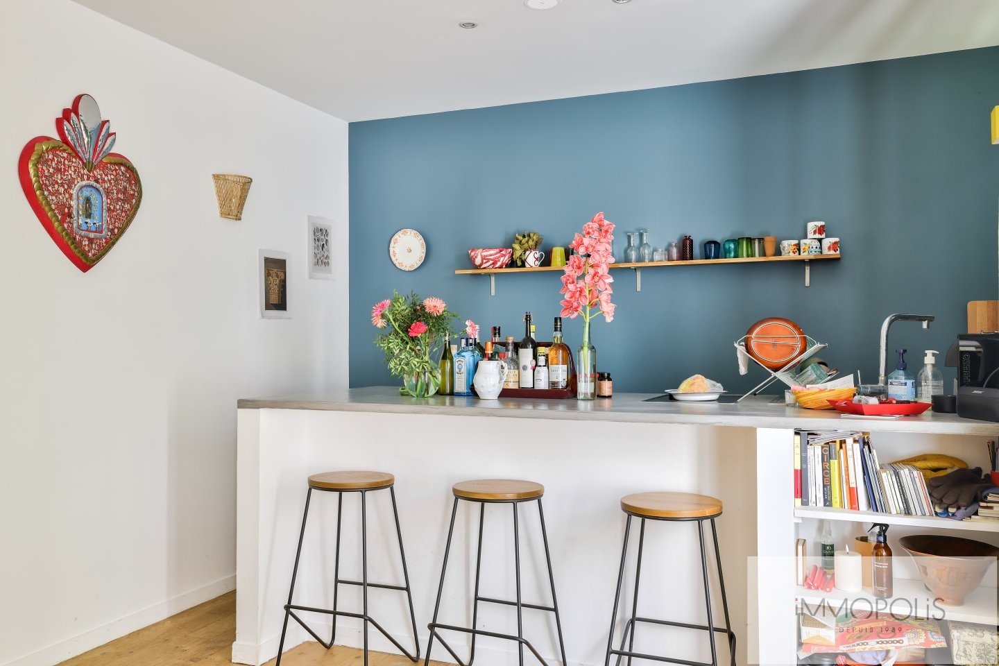 « Comme une maison » Avenue Junot. Off-market. 12