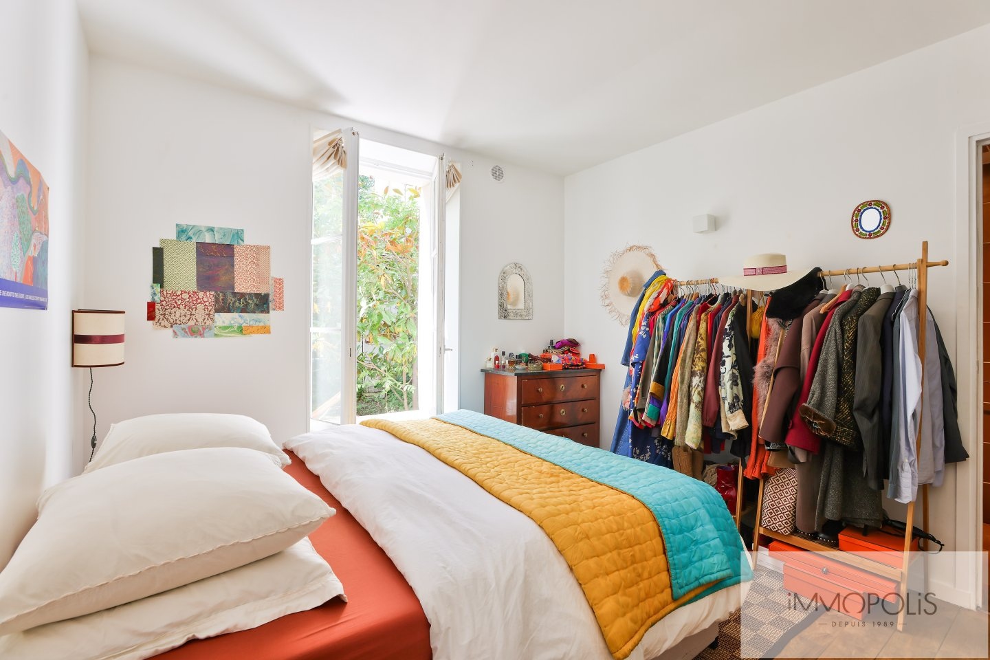 « Comme une maison » Avenue Junot. Off-market. 13