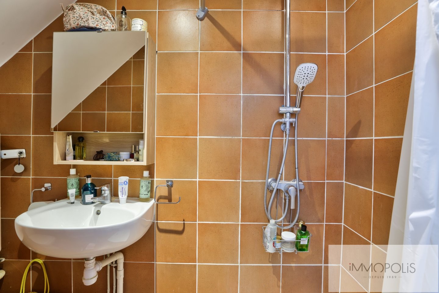 « Comme une maison » Avenue Junot. Off-market. 17