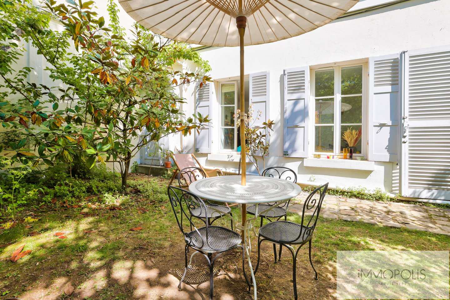 « Comme une maison » Avenue Junot. Off-market. 2