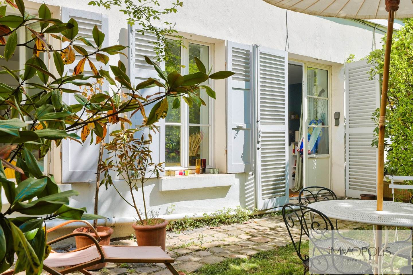 « Comme une maison » Avenue Junot. Off-market. 5