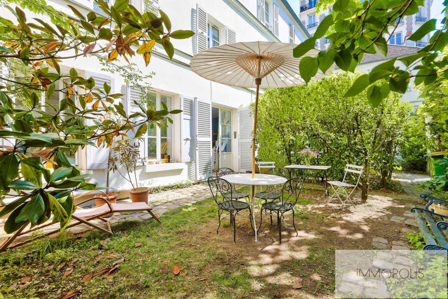 « Comme une maison » Avenue Junot. Off-market. 7