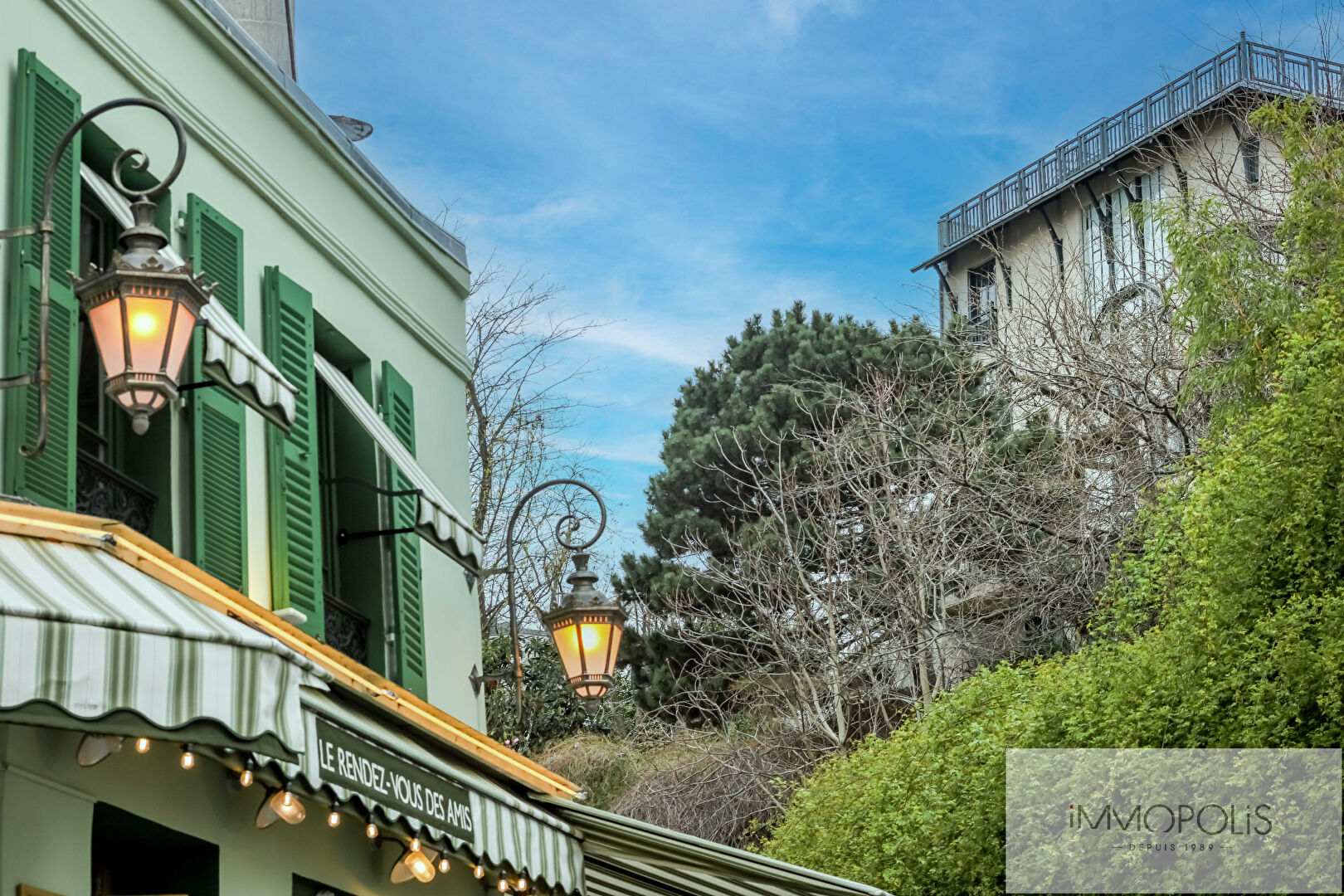 Viager occupé : Studio plein sud avec vue sur les toits de Paris, Rue Berthe, Montmartre 14