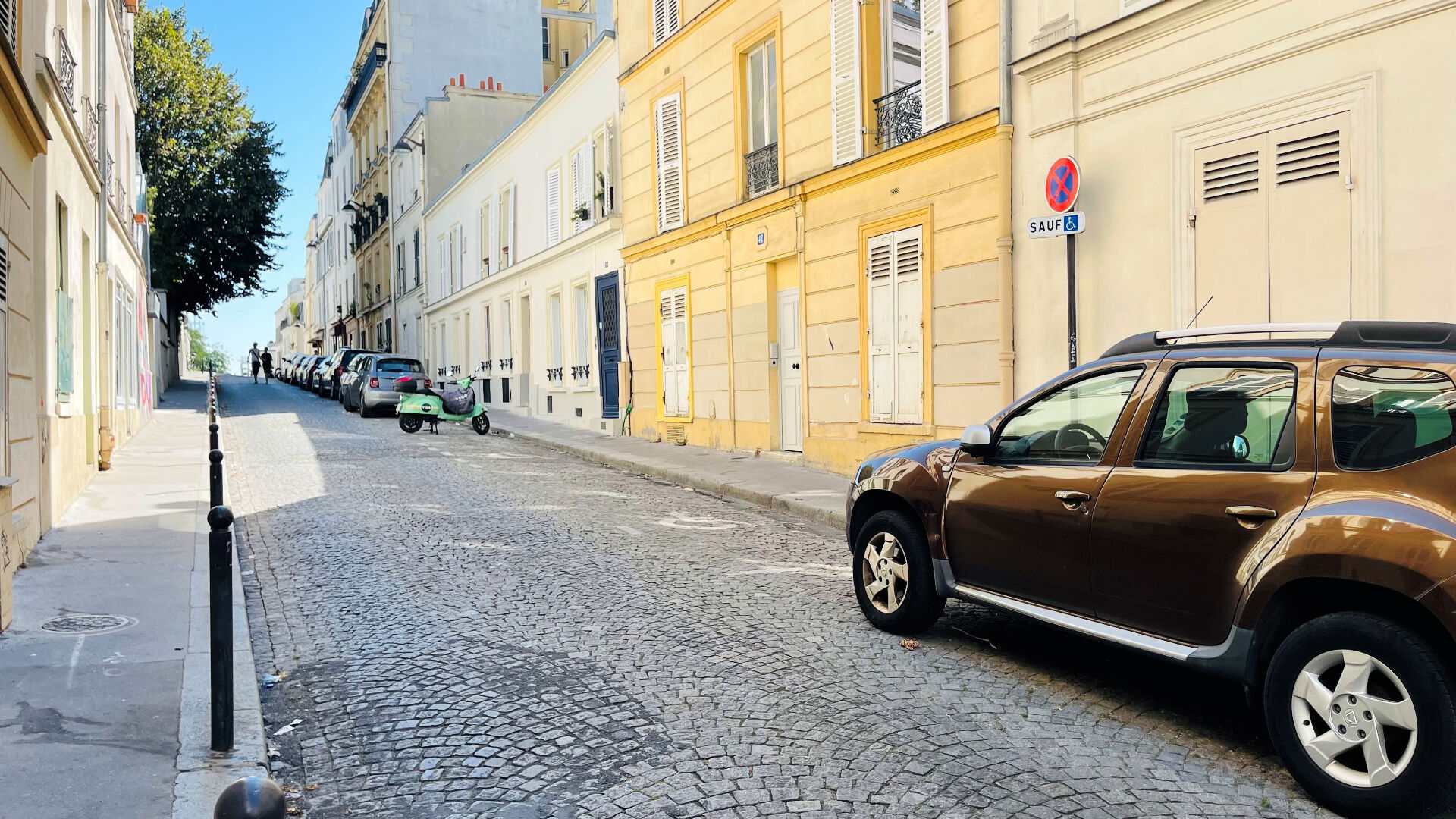 Montmartre, charmant studio donnant plein sud sur des jardins : le calme absolu ! 13