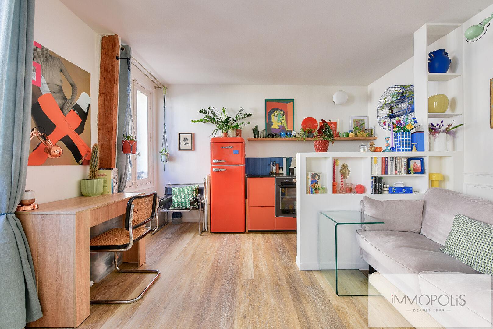 Montmartre, studio lumineux et optimisé, à deux pas des Abbesses et du Bateau-Lavoir, entièrement rénové avec soin. 10