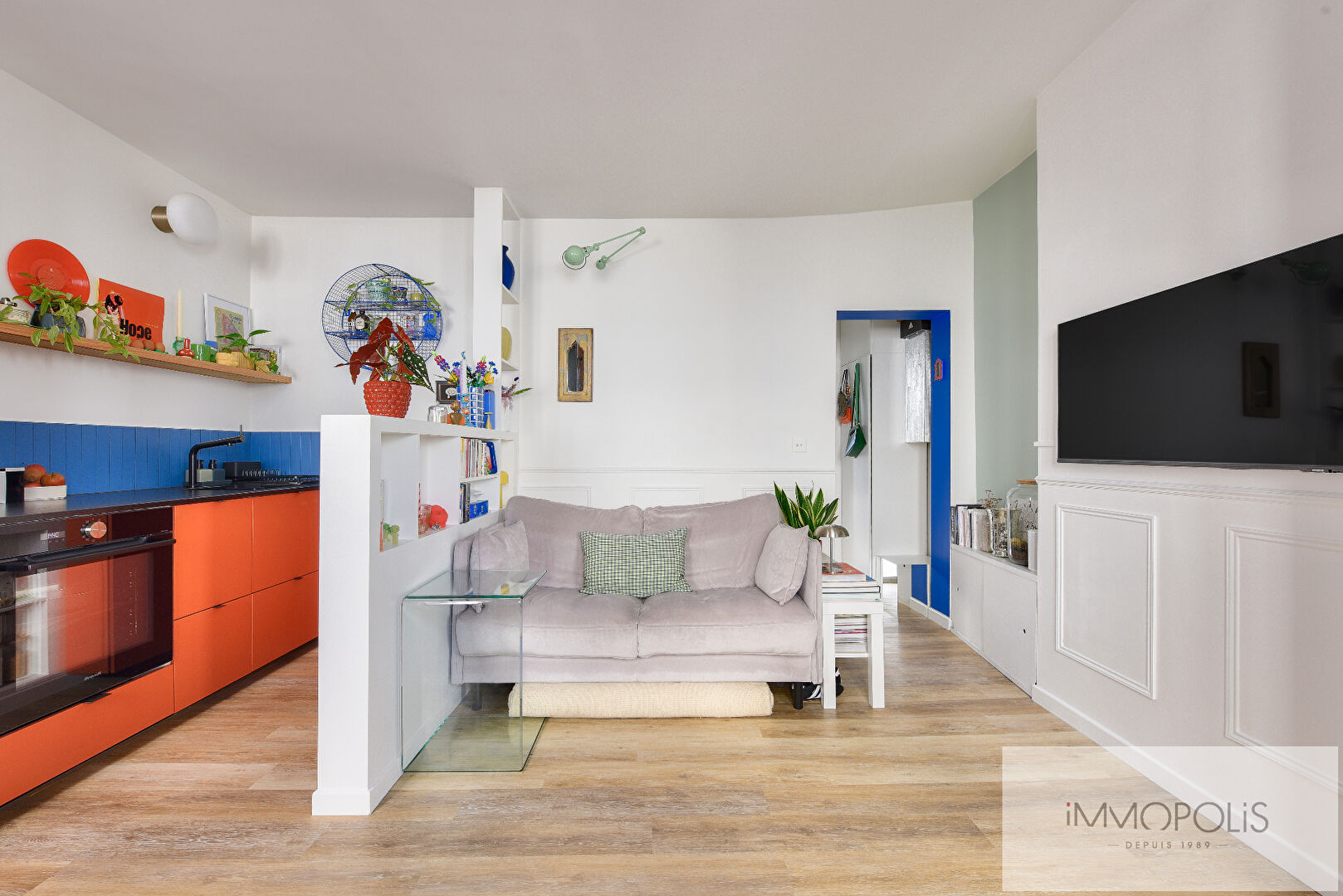 Montmartre, studio lumineux et optimisé, à deux pas des Abbesses et du Bateau-Lavoir, entièrement rénové avec soin. 11