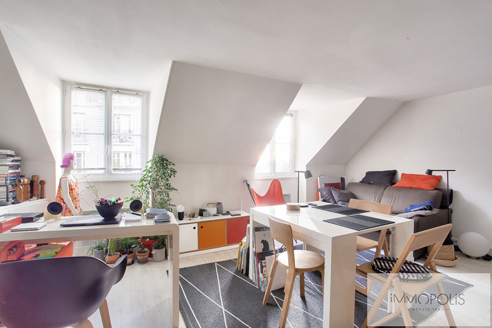Appartement lumineux à Montmartre, Rue Ravignan, quartier des Abbesses, 3e et dernier étage, vis à vis ouvert ! 6