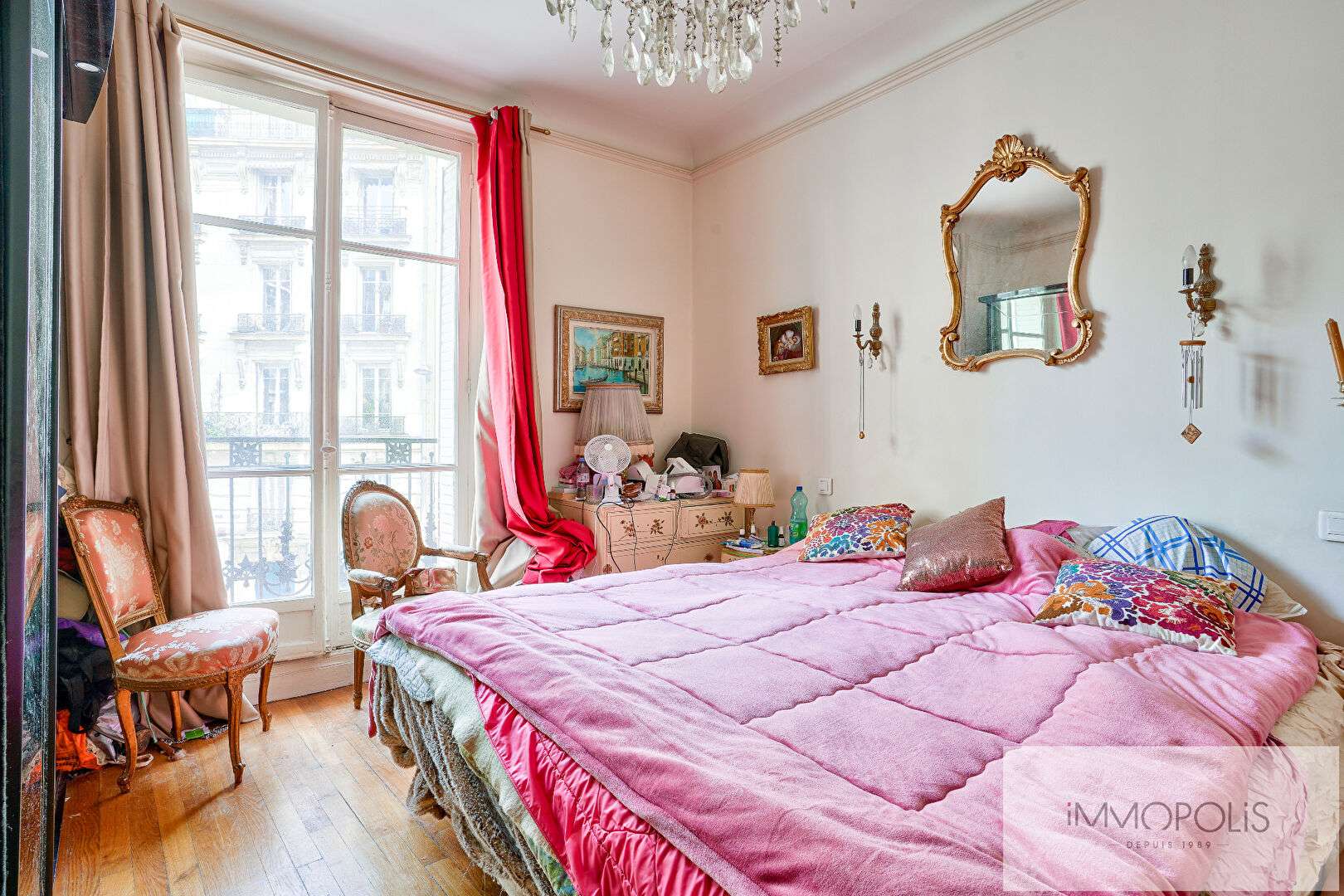 Opportunité rare en viager occupé : pas de versement de rente ! Charmant appartement à moderniser, quartier Lamarck-Caulaincourt 8