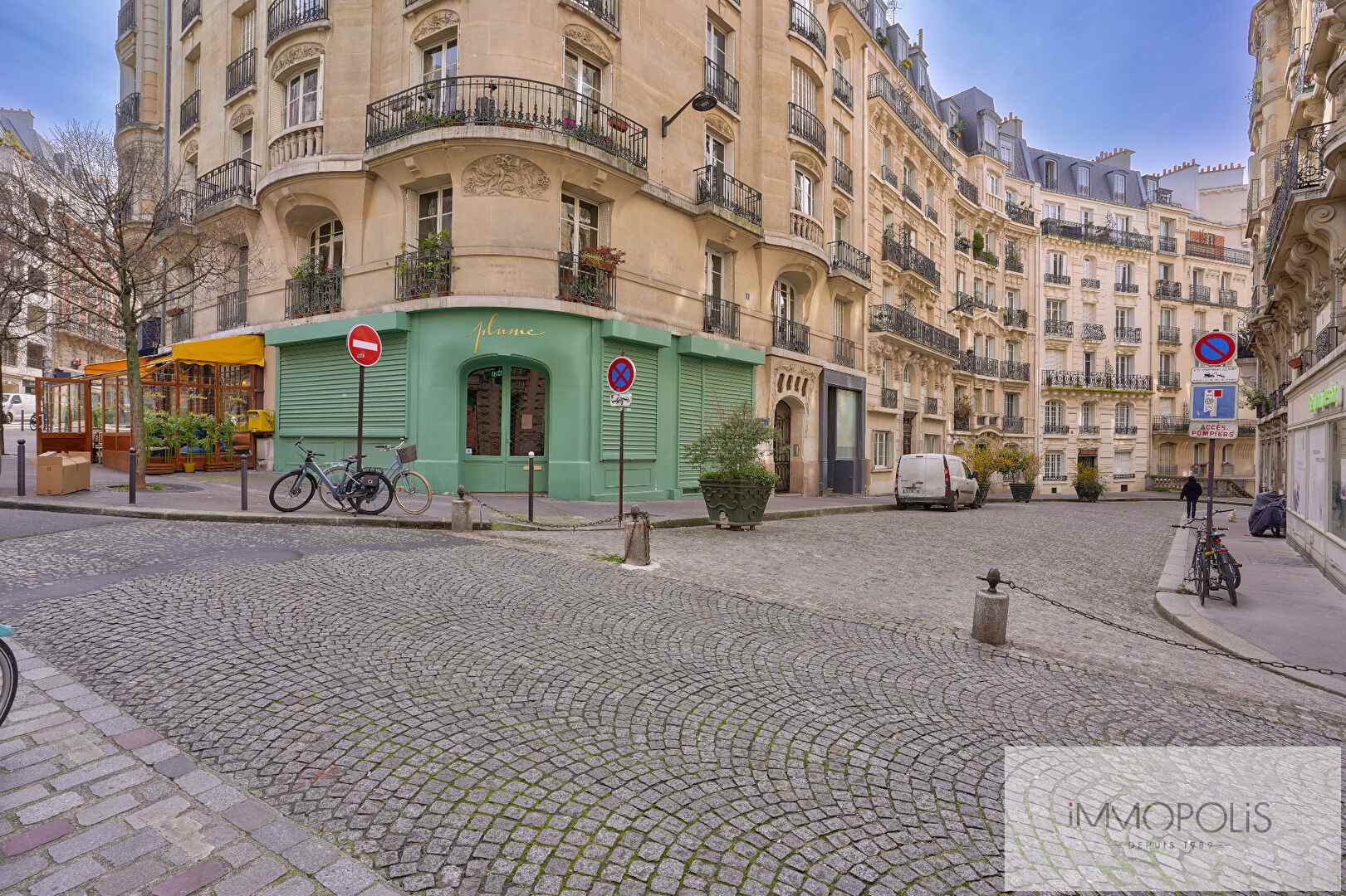 Opportunité rare en viager occupé : pas de versement de rente ! Charmant appartement à moderniser, quartier Lamarck-Caulaincourt 9