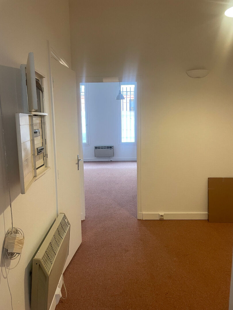 Local Commercial – bureau – prof Libérale 5 Local Commercial – bureau – prof Libérale 5