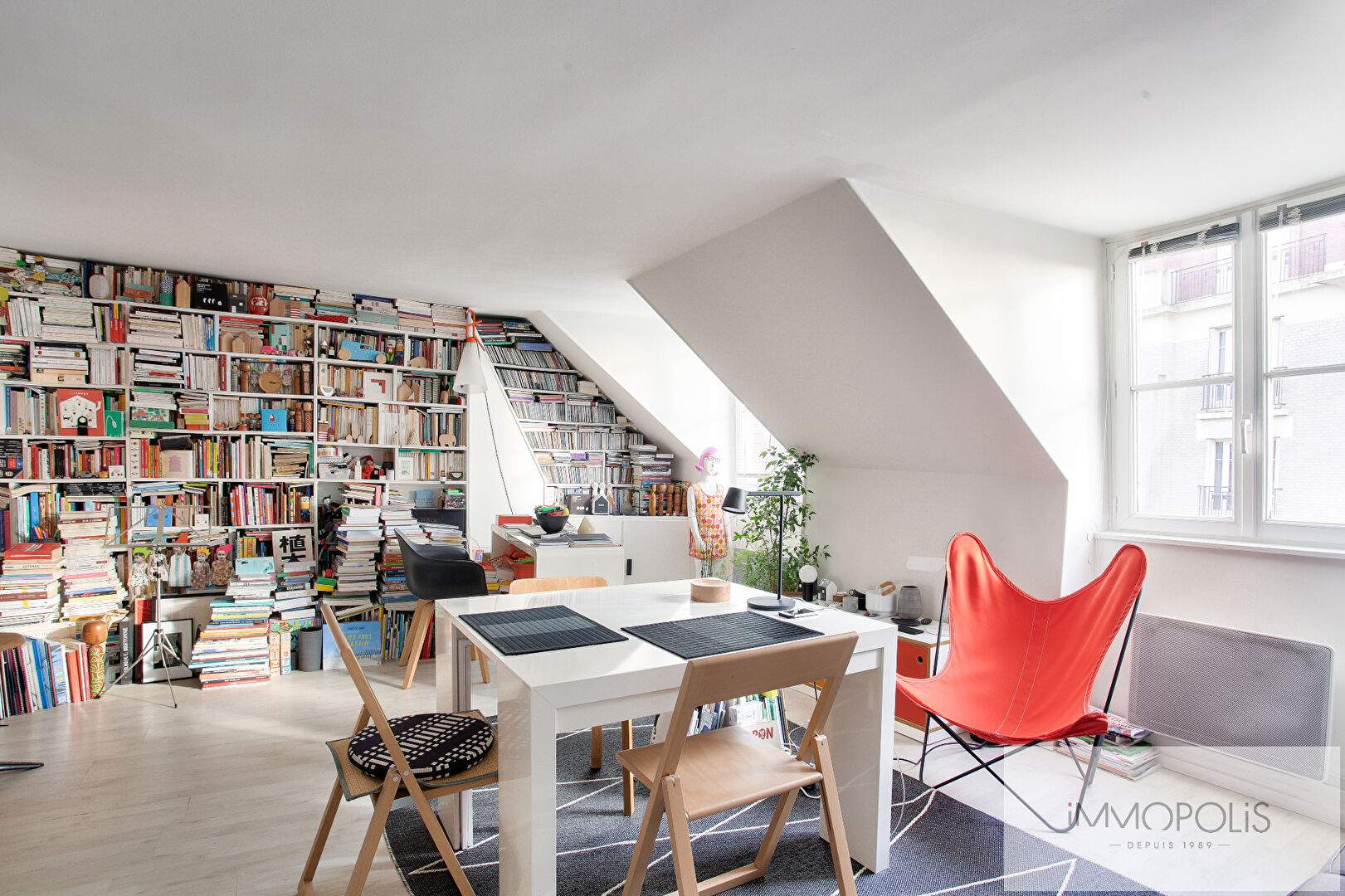 Appartement lumineux à Montmartre, Rue Ravignan, quartier des Abbesses, 3e et dernier étage, vis à vis ouvert ! 7