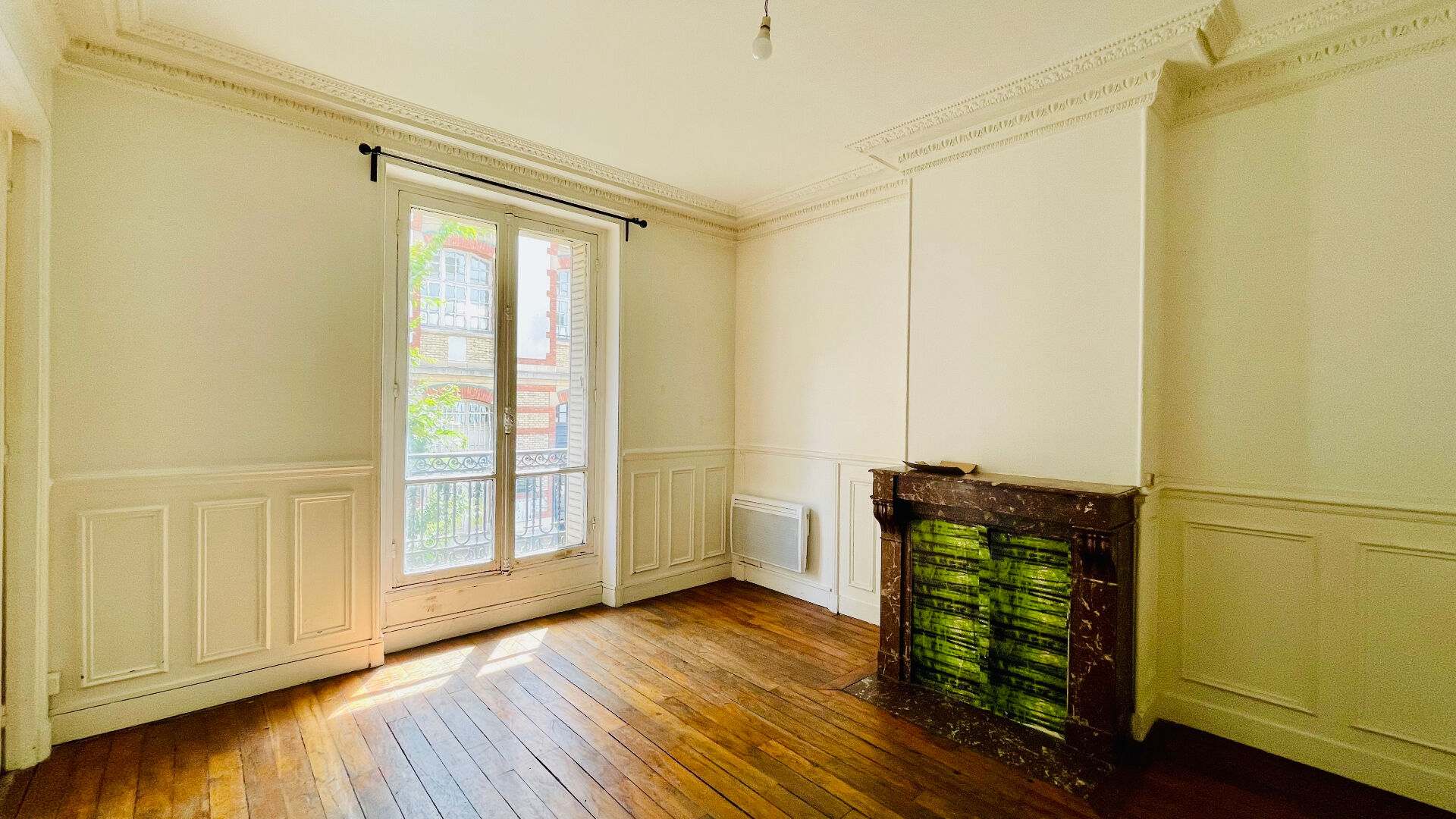 Appartement à moderniser : 3 pièces avec charme de l’ancien, rue Championnet (portion piétonne) 2