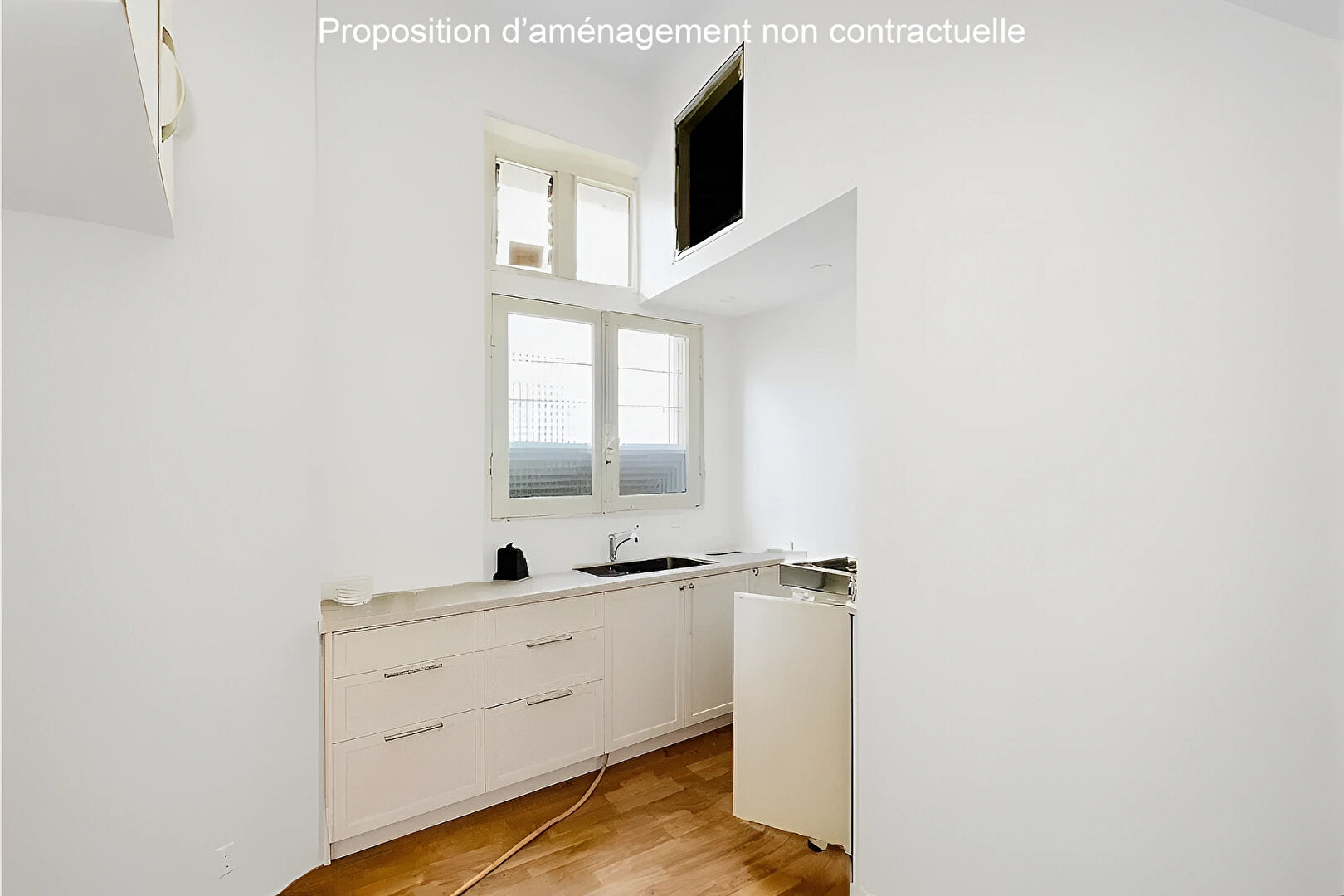 Appartement à moderniser : 3 pièces avec charme de l’ancien, rue Championnet (portion piétonne) 9