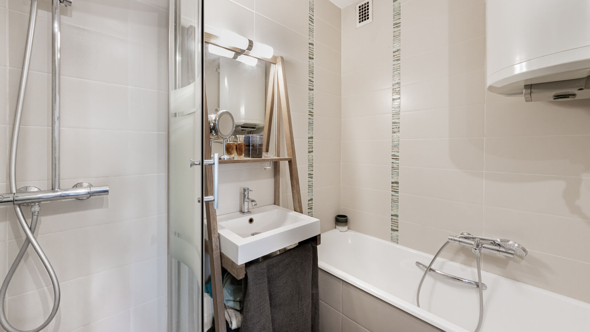 Appartement Lepic/Abbesses. 13