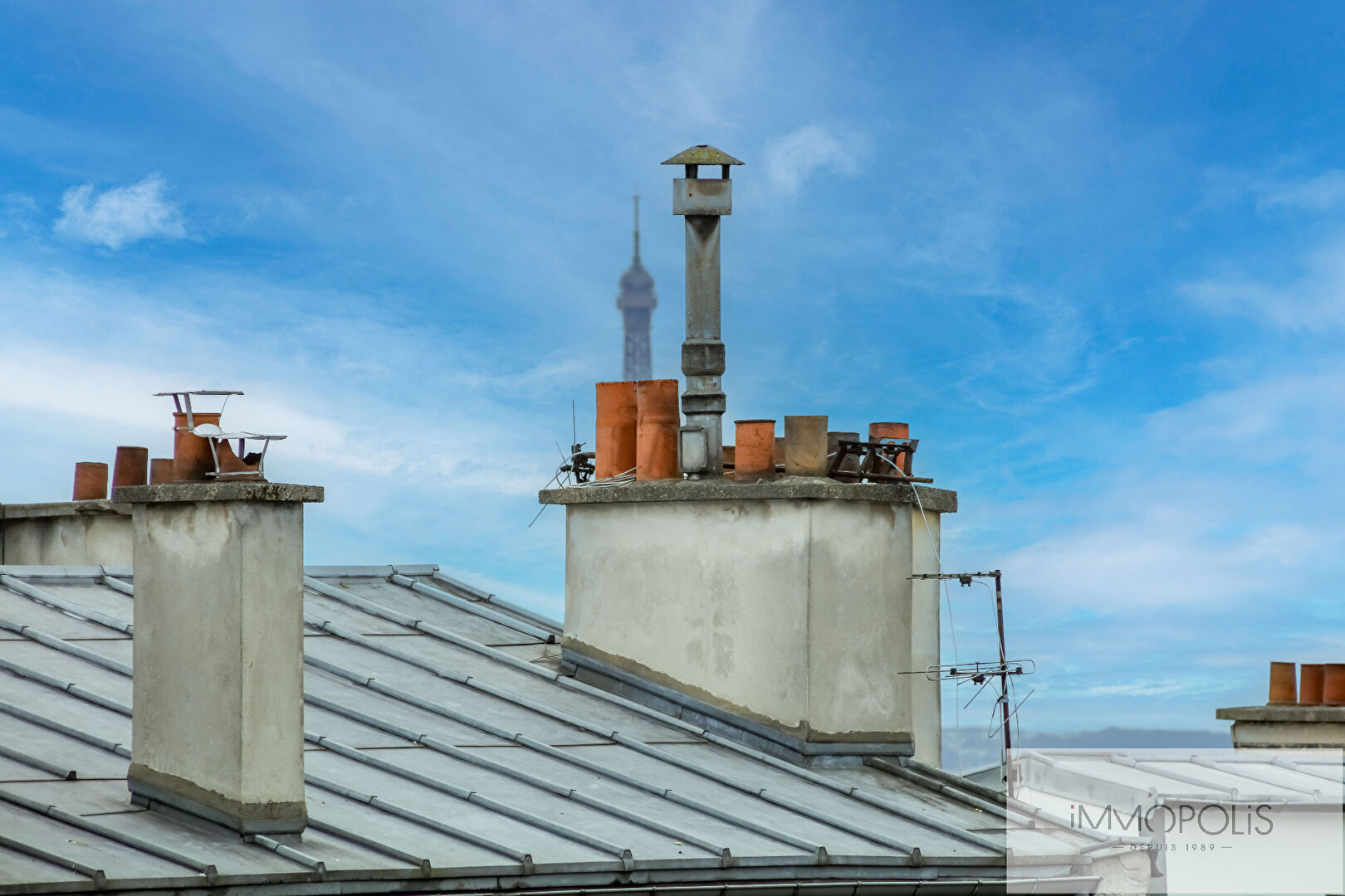 Rare : viager occupé, studio plein sud avec vue sur les toits de Paris, Rue Berthe, Montmartre ! 6
