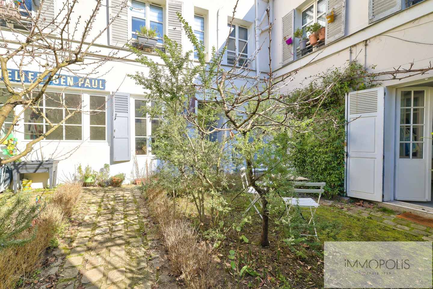 « Comme une maison » Avenue Junot. 1