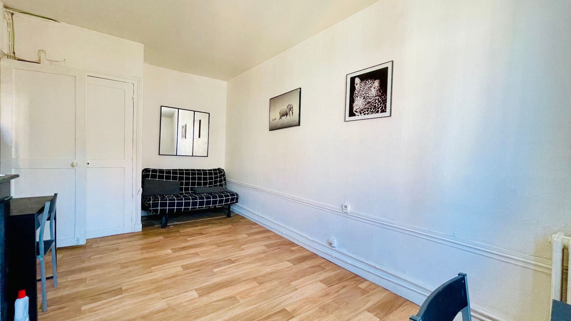 Début rue Cardinet : Studio lumineux en étage élevé, charme de l’ancien 4