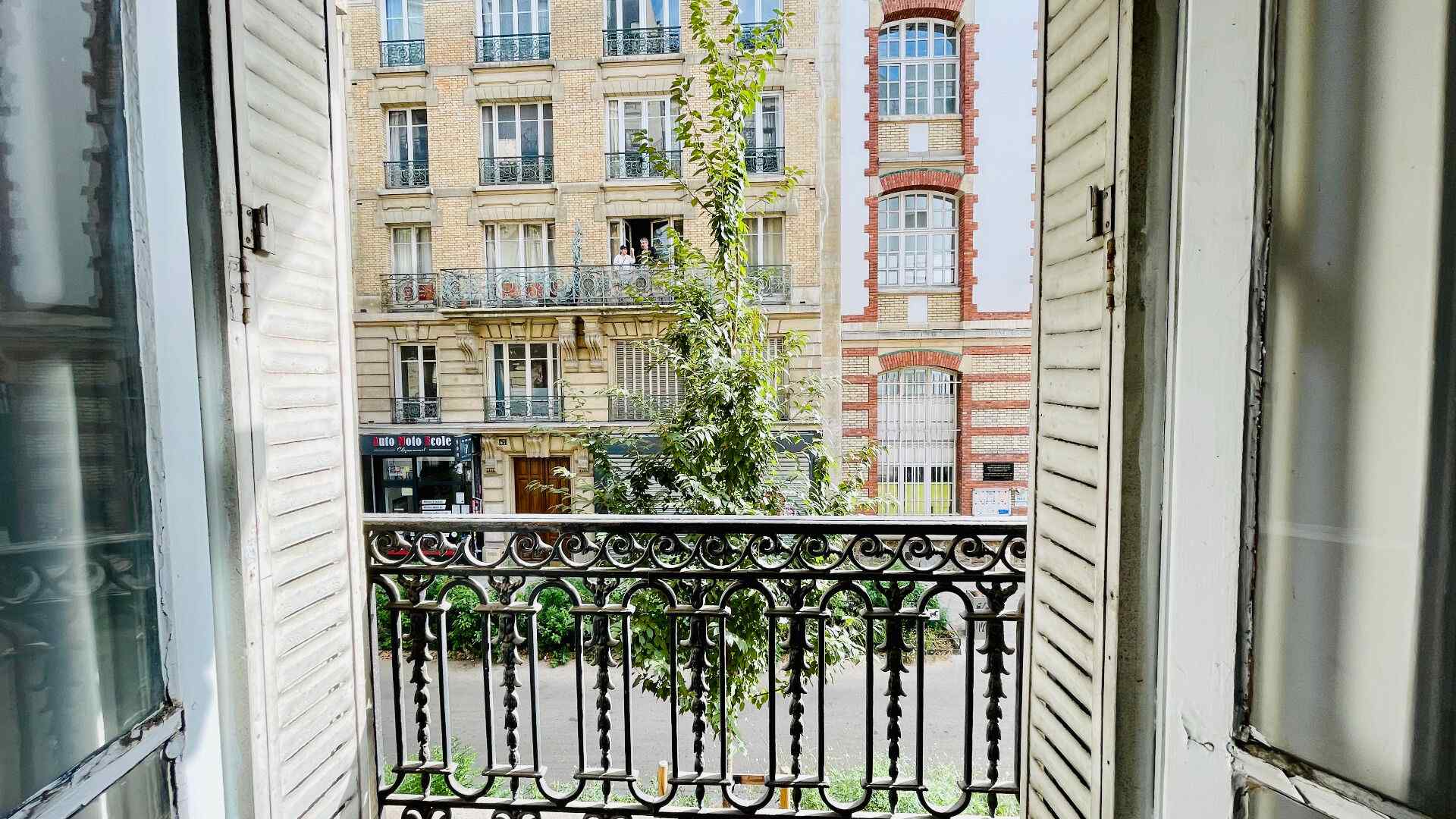 Appartement à moderniser : 3 pièces avec charme de l’ancien, rue Championnet (portion piétonne) 4