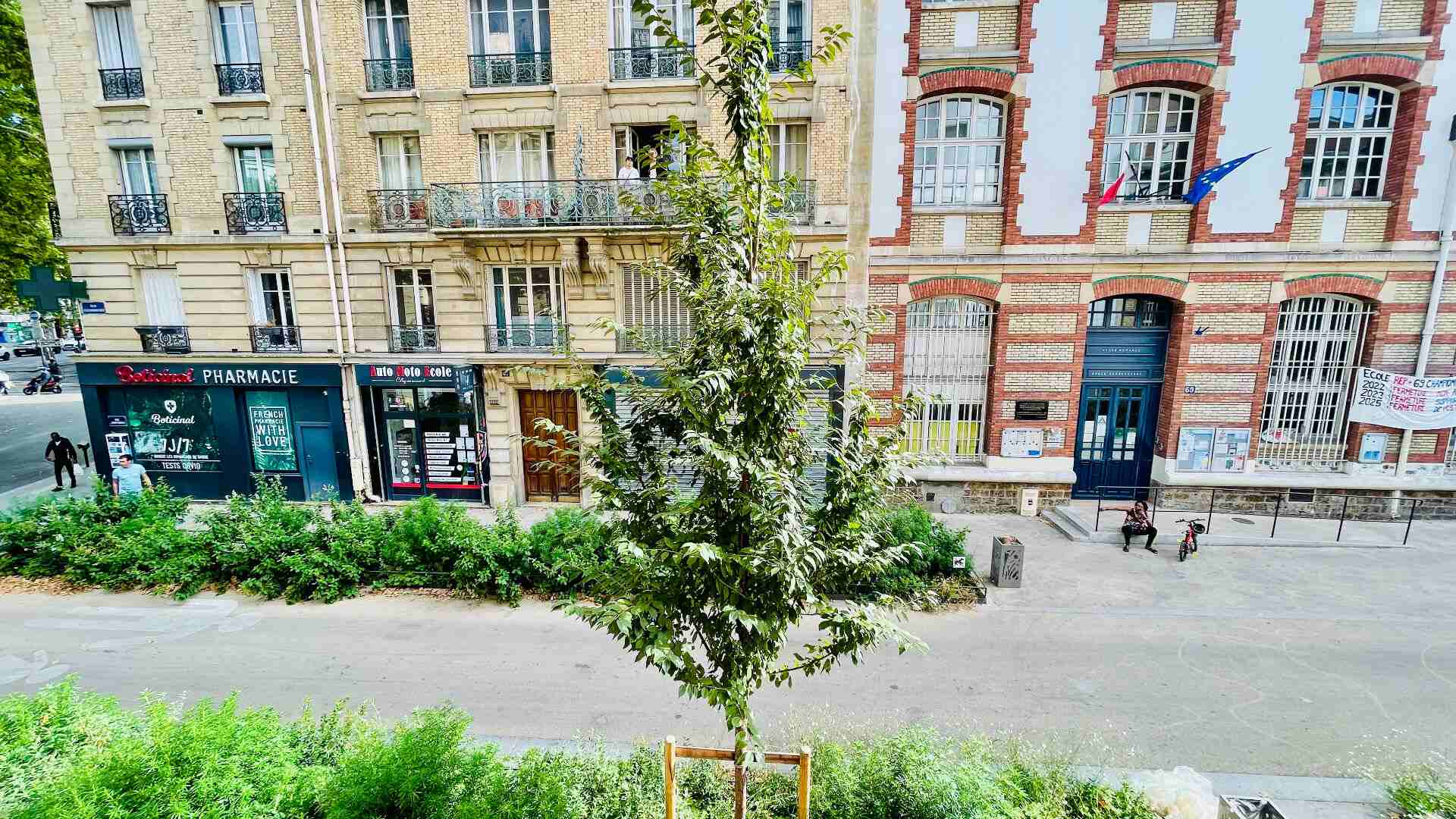 Appartement à moderniser : 3 pièces avec charme de l’ancien, rue Championnet (portion piétonne) 6