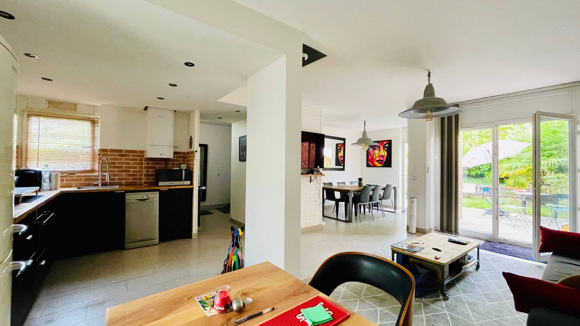 Maison familiale 5 pièces avec jardin et box à Bouffémont (95) 3