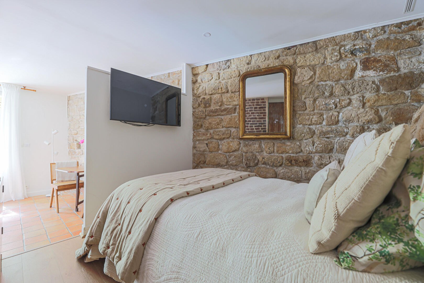 Appartement Paris 2 pièces 12