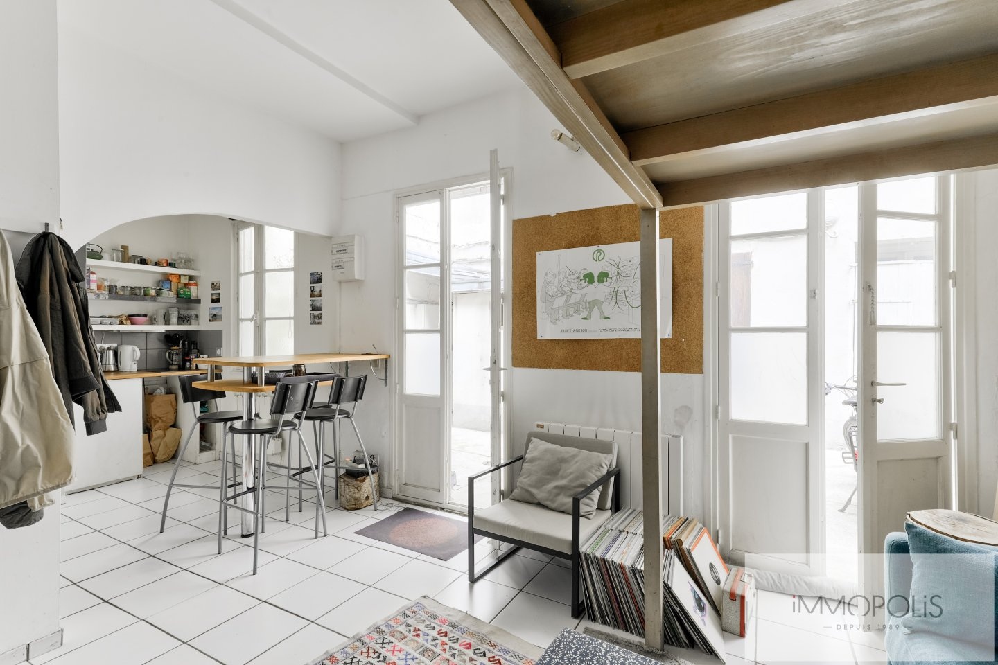 Immeuble sur cour de 60 m2 aux Abbesses 2
