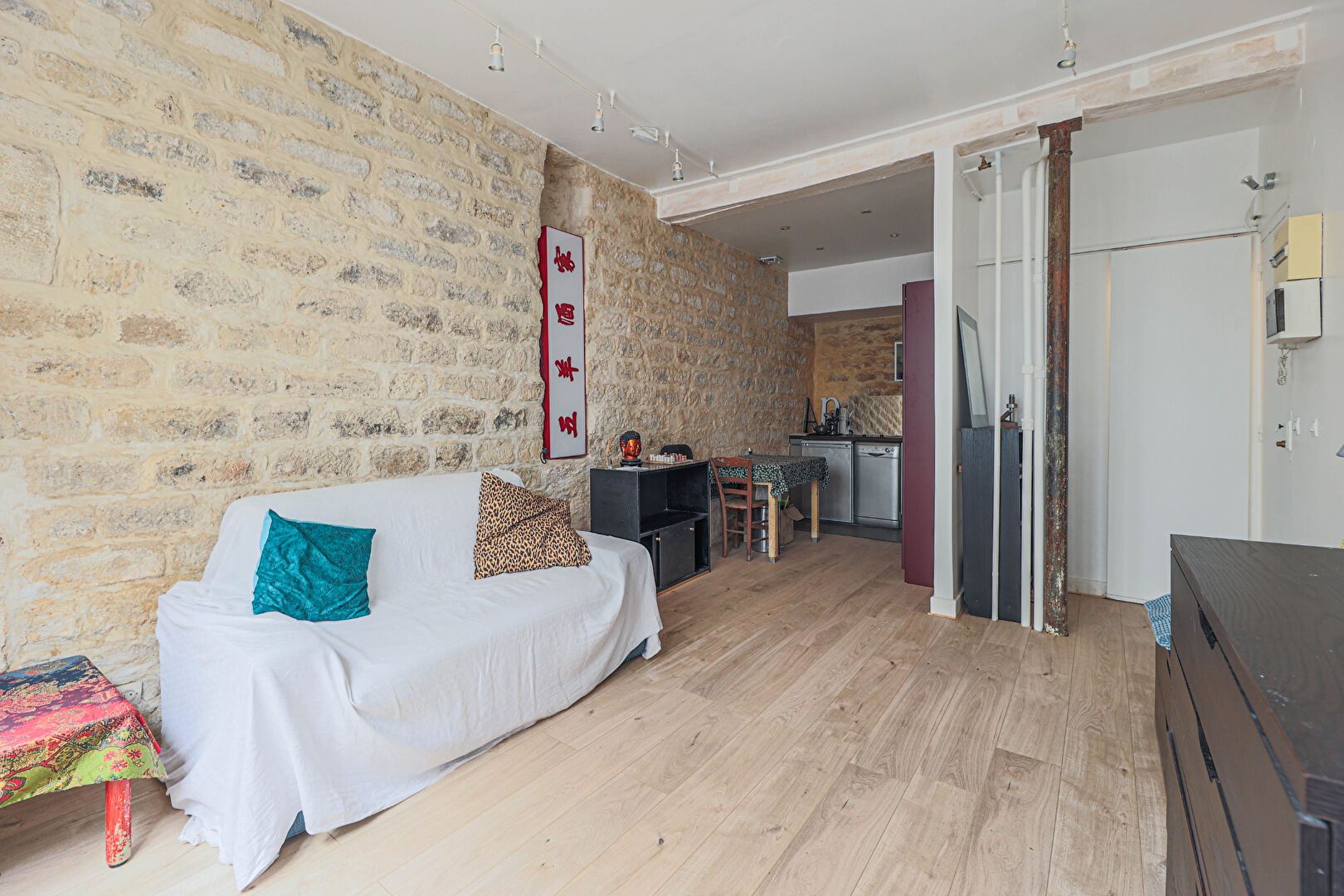Studio 24 m2 en plein coeur des Abbesses, excellent DPE D ! 1