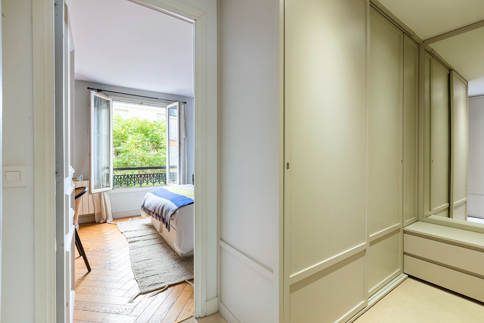 Appartement familial 3 chambres BATIGNOLLES étage élevé ascenseur ! 9