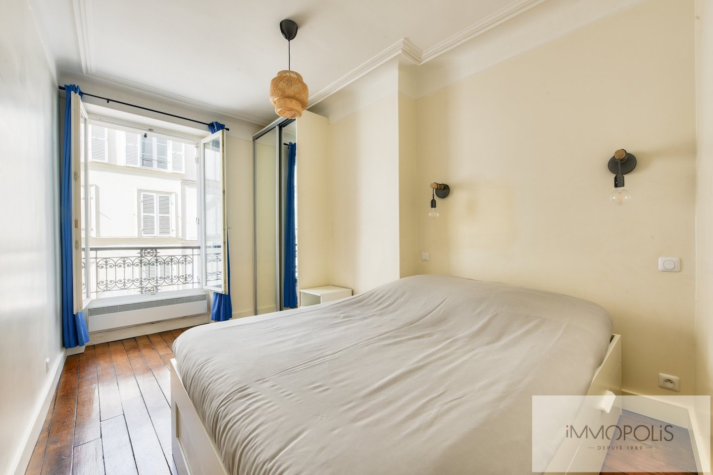 3 pièces 2 chambres en plein coeur des Abbesses. Rue Chappe. 10