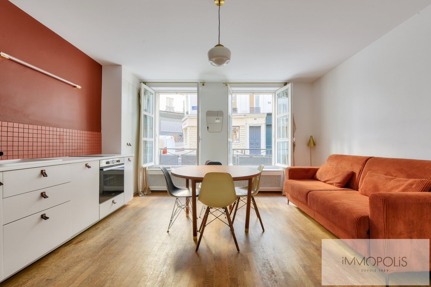 Appartement entièrement rénové par architecte en plein coeur des Abbesses. 6