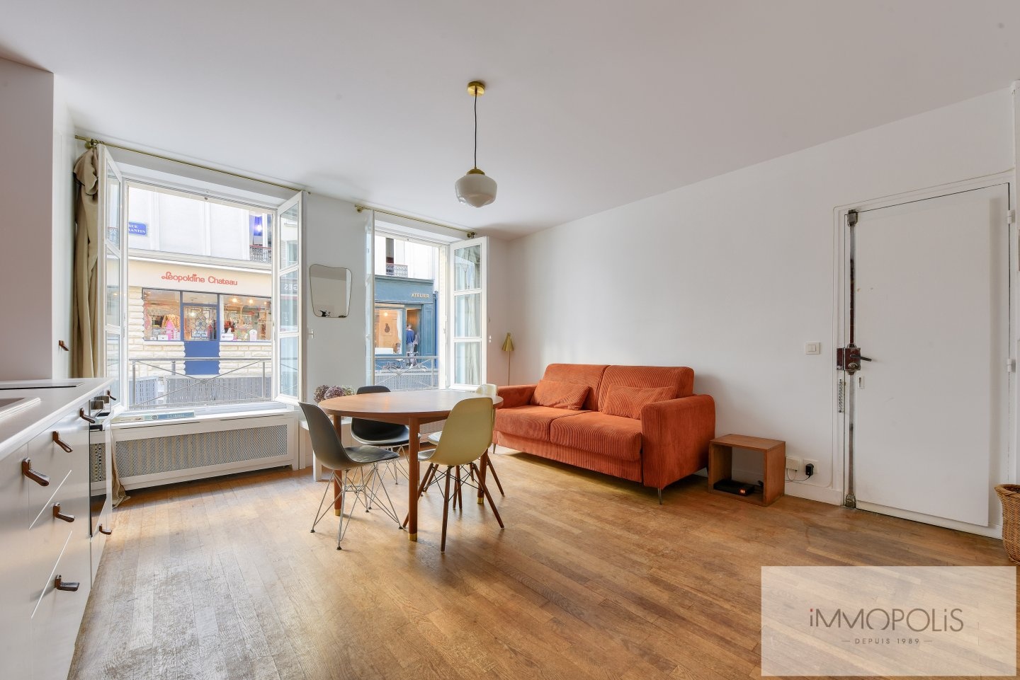 Appartement entièrement rénové par architecte en plein coeur des Abbesses. 7
